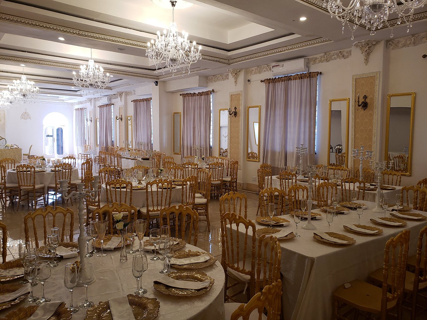 Selborne Hall in a banquet layout
